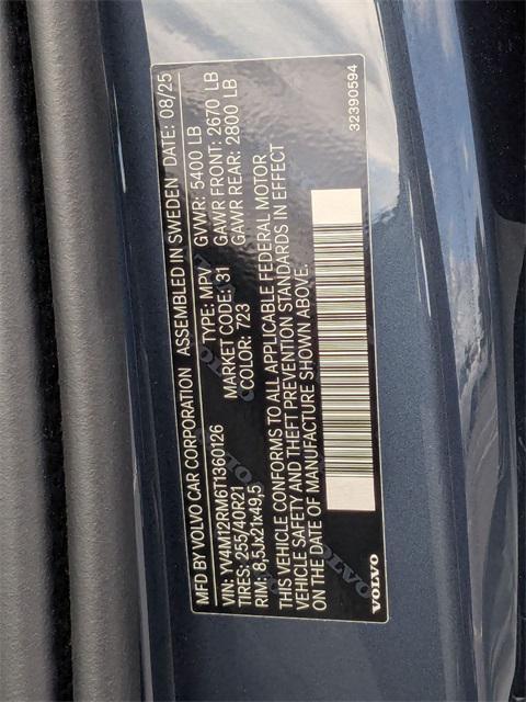 new 2026 Volvo XC60 car, priced at $60,095