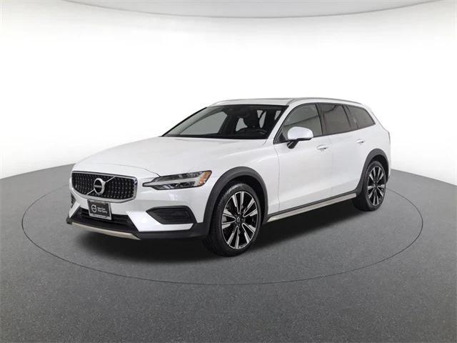used 2020 Volvo V60 Cross Country car, priced at $31,500