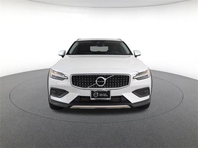 used 2020 Volvo V60 Cross Country car, priced at $31,500