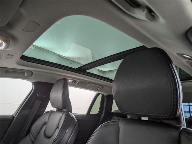 used 2020 Volvo V60 Cross Country car, priced at $31,500