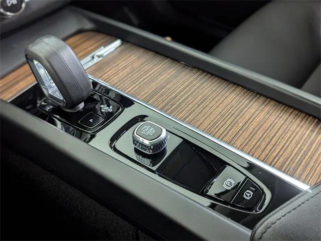 used 2023 Volvo XC60 car, priced at $33,500