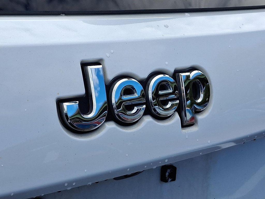 used 2020 Jeep Grand Cherokee car, priced at $24,990