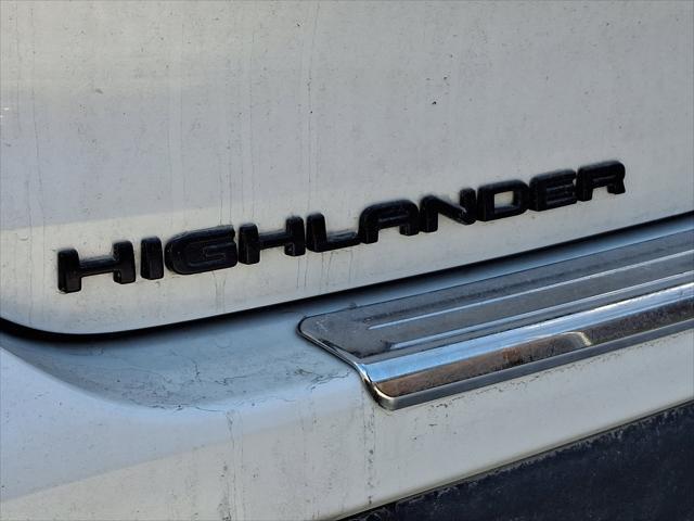 used 2021 Toyota Highlander Hybrid car, priced at $39,999