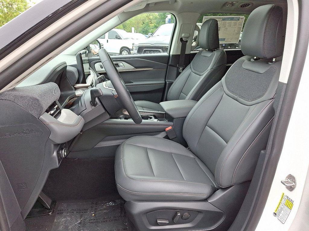 new 2025 Ford Explorer car, priced at $52,165