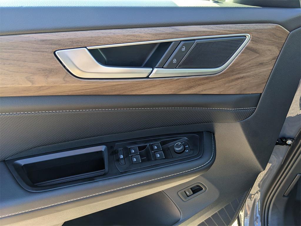 new 2026 Volkswagen Atlas car, priced at $45,137