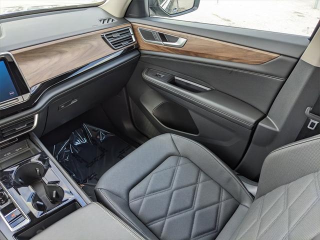 used 2024 Volkswagen Atlas car, priced at $30,827