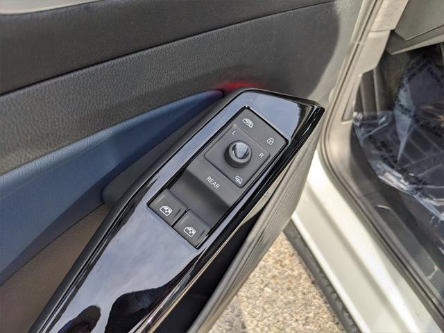 new 2025 Volkswagen ID.4 car, priced at $49,868