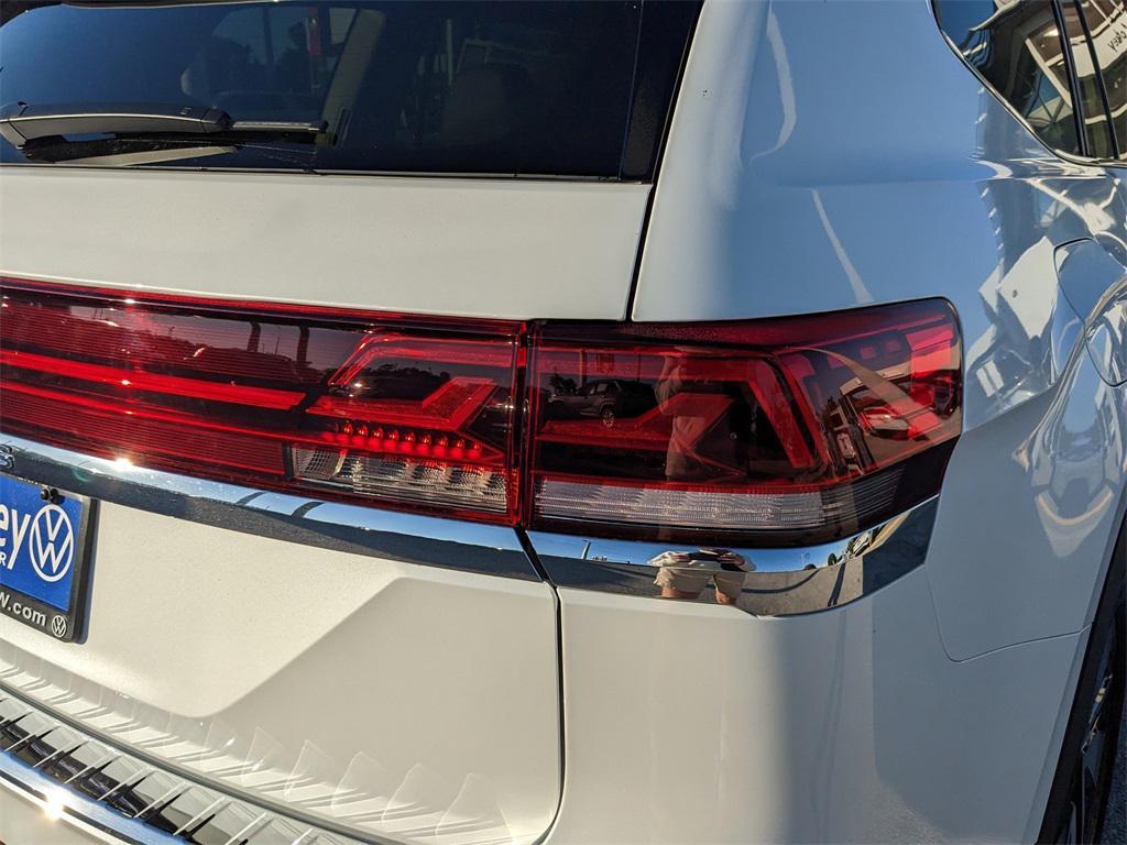 new 2026 Volkswagen Atlas car, priced at $45,039
