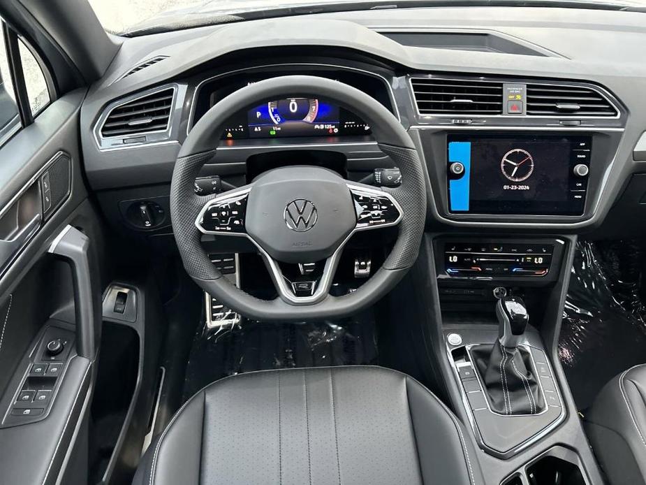 new 2024 Volkswagen Tiguan car, priced at $33,304