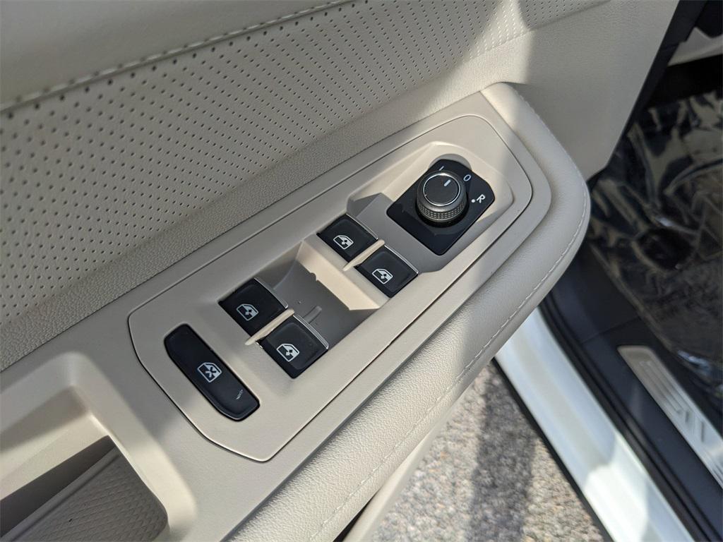 new 2026 Volkswagen Atlas car, priced at $51,748