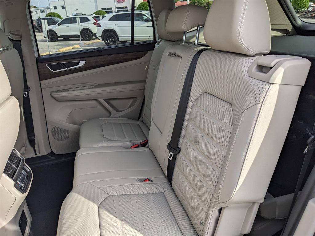 new 2026 Volkswagen Atlas car, priced at $51,748