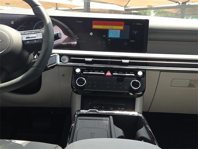new 2025 Hyundai TUCSON Hybrid car, priced at $41,294