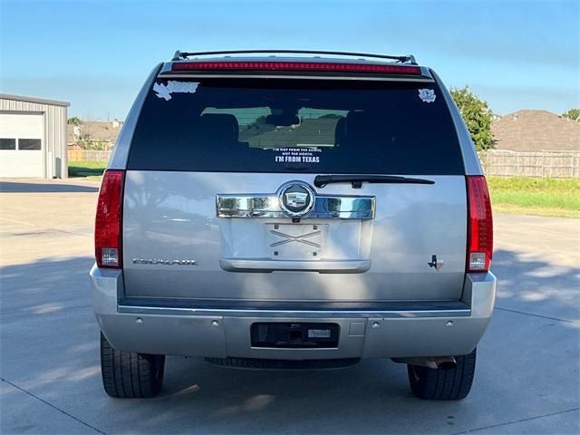 used 2007 Cadillac Escalade car, priced at $12,588