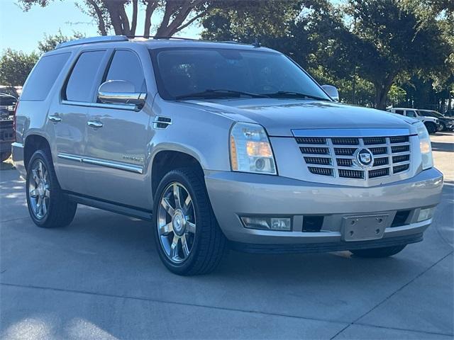 used 2007 Cadillac Escalade car, priced at $12,588