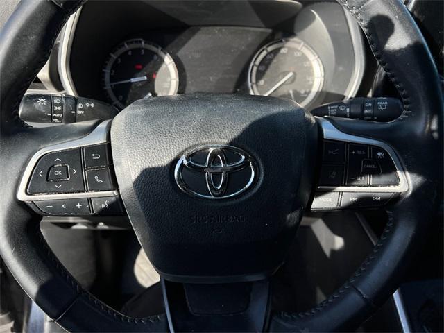 used 2022 Toyota Highlander car, priced at $32,857