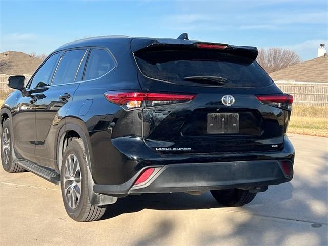 used 2022 Toyota Highlander car, priced at $32,857