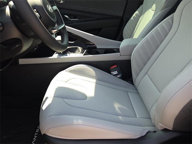 new 2025 Hyundai ELANTRA HEV car