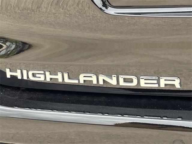 used 2021 Toyota Highlander car, priced at $35,844