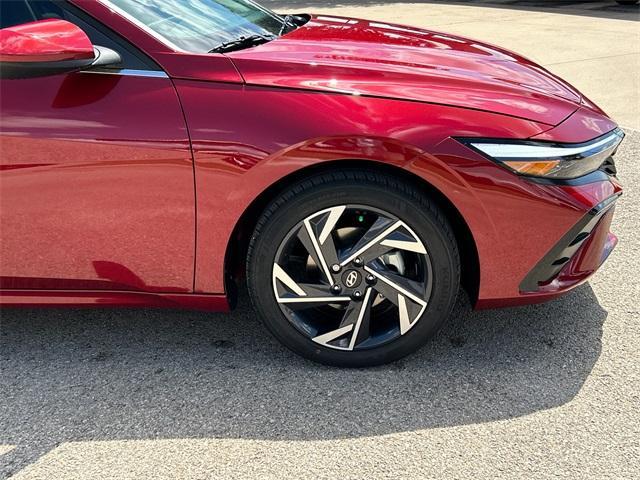 new 2024 Hyundai Elantra car, priced at $22,984