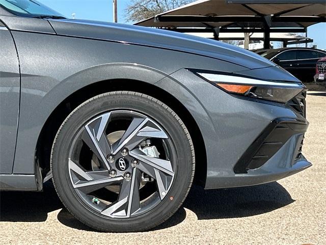 new 2025 Hyundai Elantra car, priced at $25,554