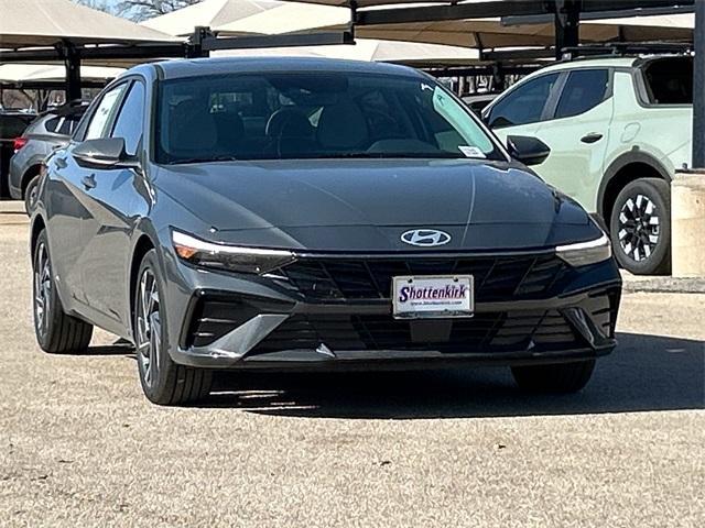 new 2025 Hyundai Elantra car, priced at $25,554