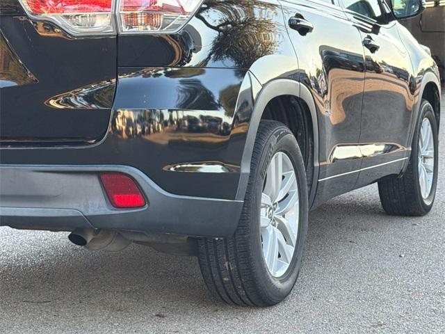 used 2016 Toyota Highlander car, priced at $19,867