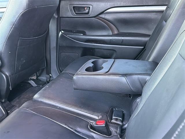 used 2016 Toyota Highlander car, priced at $19,867