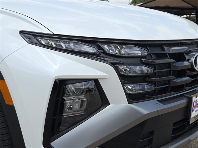 new 2025 Hyundai TUCSON Hybrid car, priced at $33,631