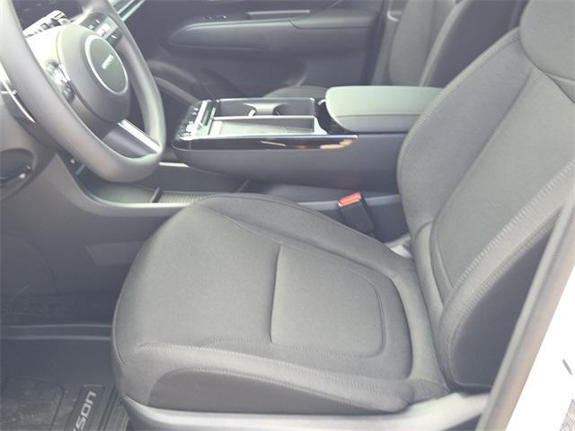 new 2025 Hyundai TUCSON Hybrid car, priced at $33,631