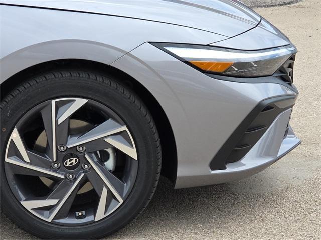 new 2025 Hyundai Elantra car, priced at $23,052