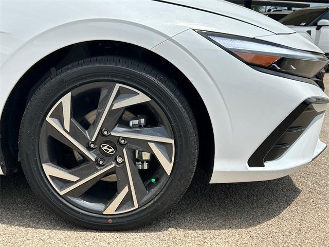 new 2025 Hyundai Elantra car, priced at $25,450