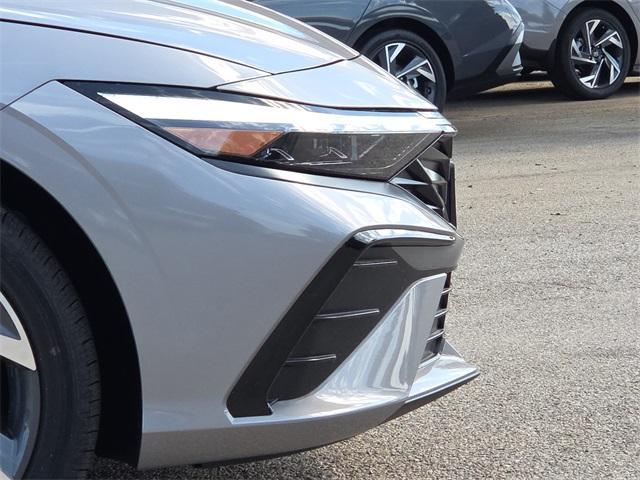 new 2025 Hyundai ELANTRA HEV car, priced at $27,185