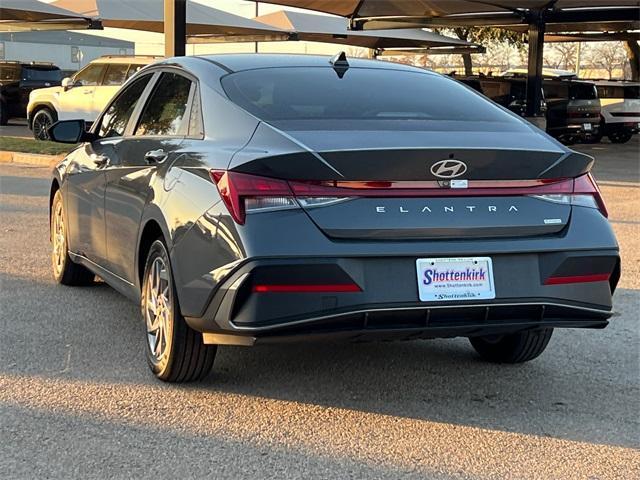 new 2025 Hyundai Elantra HEV car, priced at $26,334