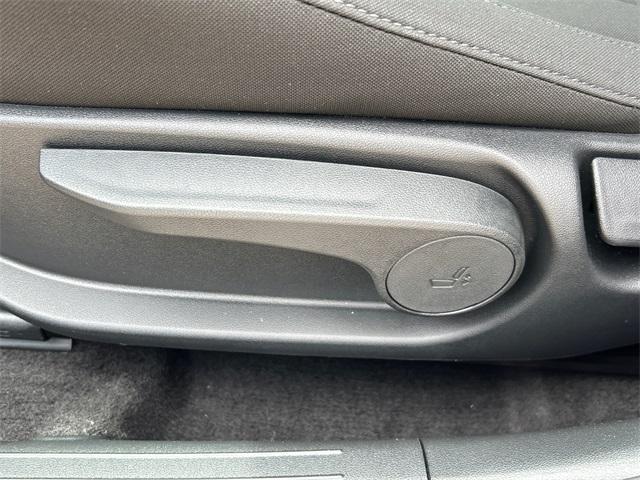 new 2025 Hyundai Elantra car, priced at $22,652
