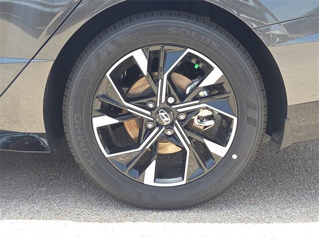 new 2025 Hyundai Sonata car, priced at $27,548