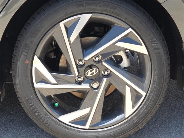 new 2025 Hyundai Elantra car, priced at $22,576