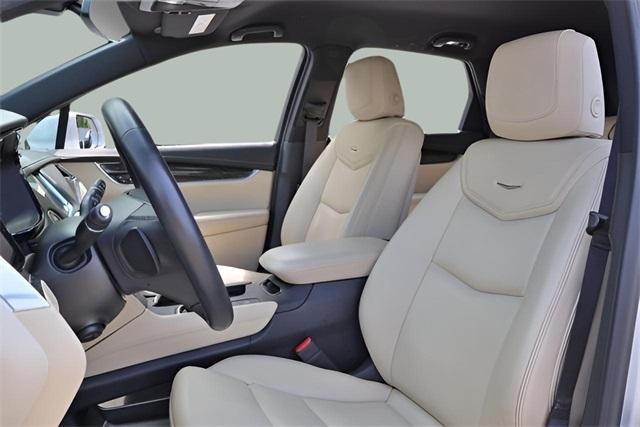 used 2017 Cadillac XT5 car, priced at $15,344