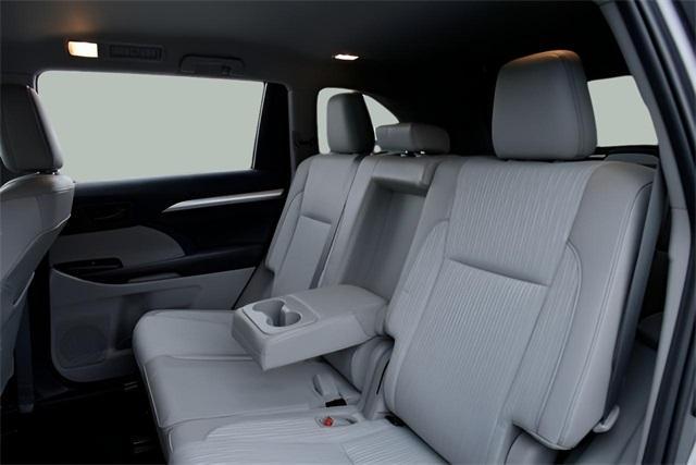 used 2019 Toyota Highlander car, priced at $31,444