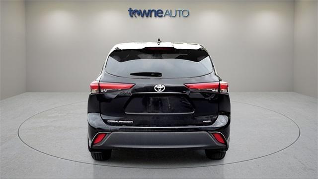 used 2020 Toyota Highlander car, priced at $25,555