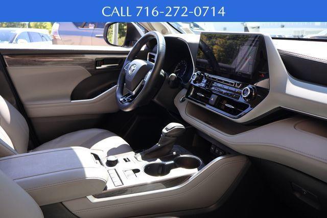 used 2020 Toyota Highlander car, priced at $29,972