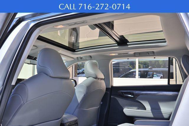 used 2020 Toyota Highlander car, priced at $29,972