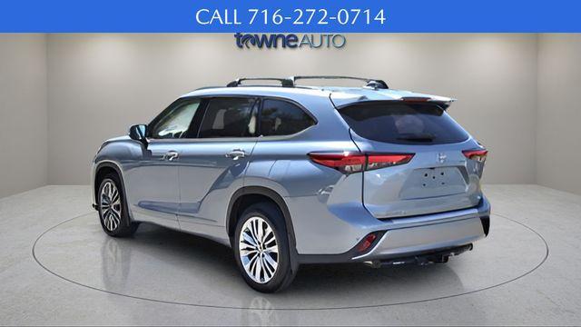 used 2020 Toyota Highlander car, priced at $29,972