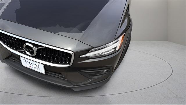 used 2021 Volvo V60 Cross Country car, priced at $29,954