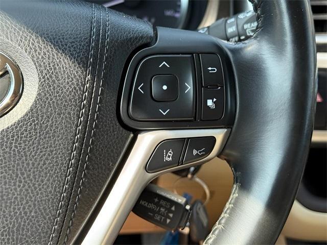 used 2017 Toyota Highlander car, priced at $19,799