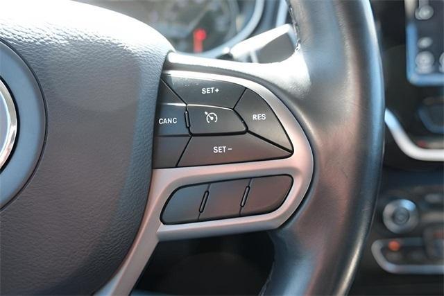 used 2020 Jeep Cherokee car, priced at $20,281