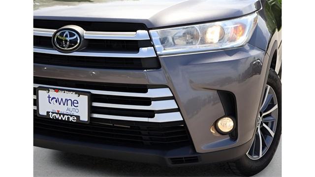 used 2019 Toyota Highlander car, priced at $29,554
