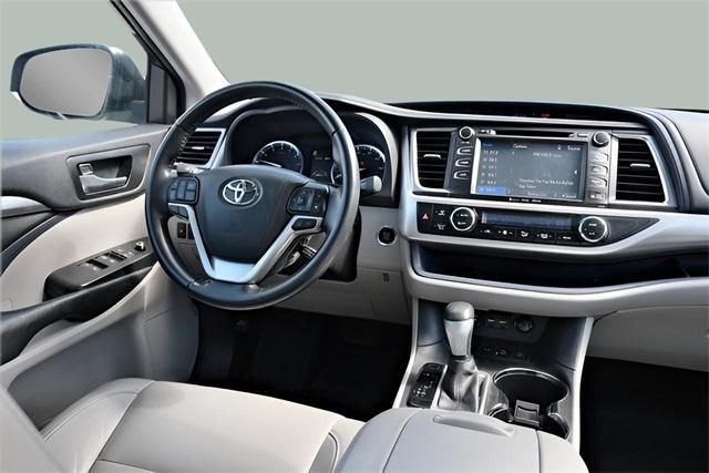 used 2019 Toyota Highlander car, priced at $29,554