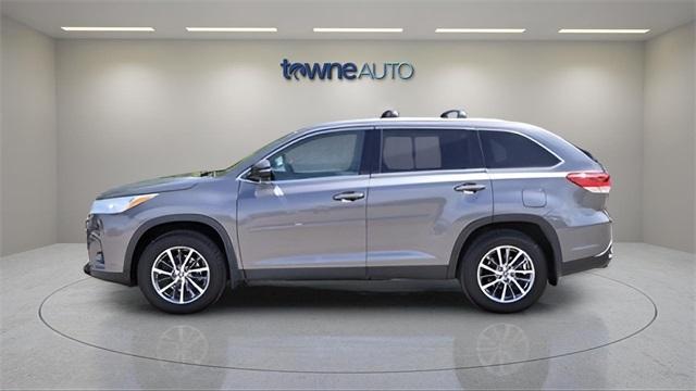 used 2019 Toyota Highlander car, priced at $29,554