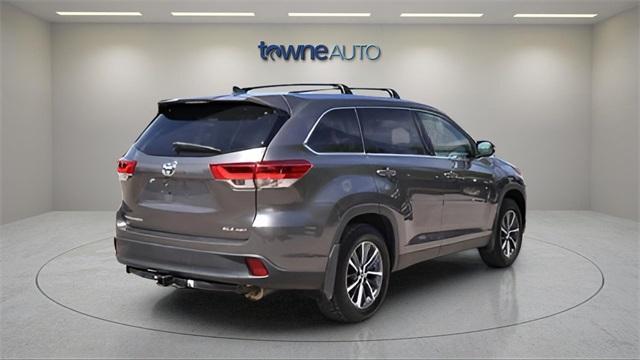 used 2019 Toyota Highlander car, priced at $29,554