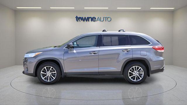 used 2019 Toyota Highlander car, priced at $27,957